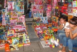 Mối nguy hiểm 'đeo bám' từ đồ chơi trẻ em nhập lậu